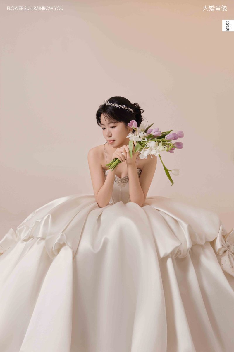 简单爱爱爱❤️荣先生张女士极简棚拍婚纱照、极简棚拍、正林、眼睛就是测光仪，任何场地都能发挥成MVP、婚纱照