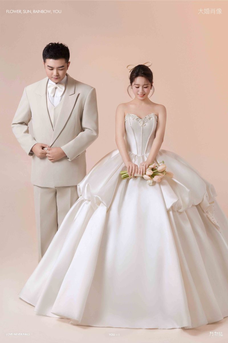 太太太太可了~~！陈女士极简棚拍婚纱照、极简棚拍、正林、眼睛就是测光仪，任何场地都能发挥成MVP、婚纱照