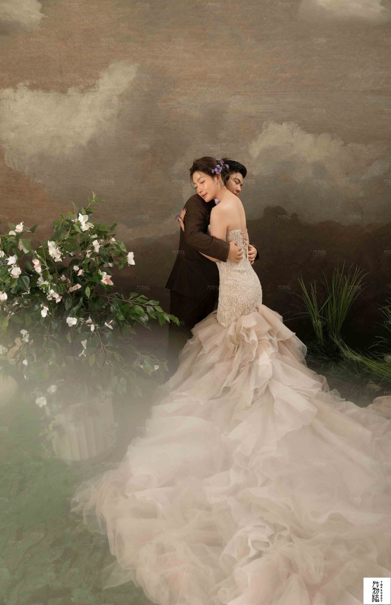 极致情绪！王先生尤女士极简棚拍婚纱照、极简棚拍、正林、眼睛就是测光仪，任何场地都能发挥成MVP、婚纱照