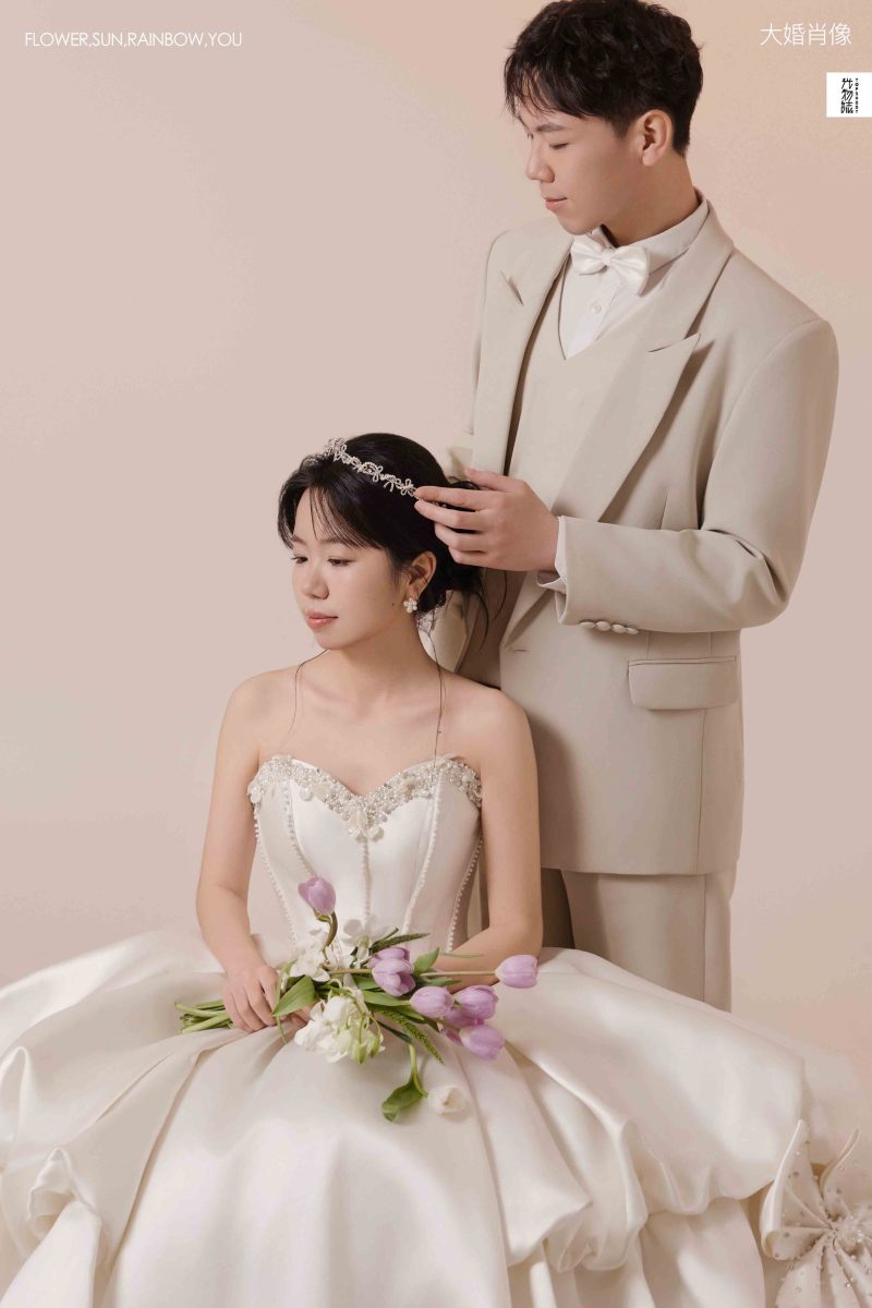 简单爱爱爱❤️荣先生张女士极简棚拍婚纱照、极简棚拍、正林、眼睛就是测光仪，任何场地都能发挥成MVP、婚纱照