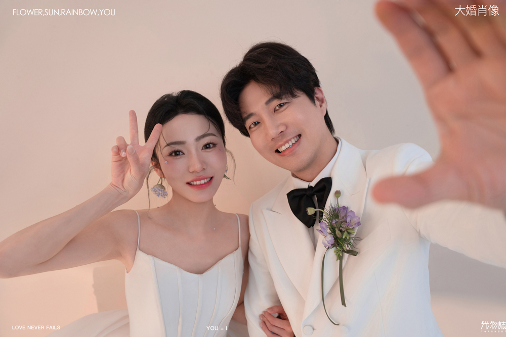 太太太太可了~~！王女士极简棚拍婚纱照、极简棚拍、刘康、六边形战士，不止是沟通，拍摄想法，创造思维样样拿捏。、婚纱照