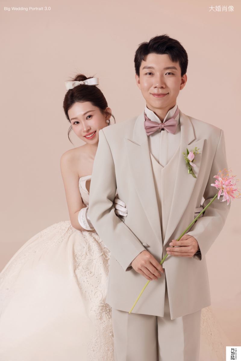 太太太太可了~~！李先生李女士极简棚拍婚纱照、极简棚拍、艾辰、偷偷练过读心术，精准预判每一个想法，细腻到心里、婚纱照