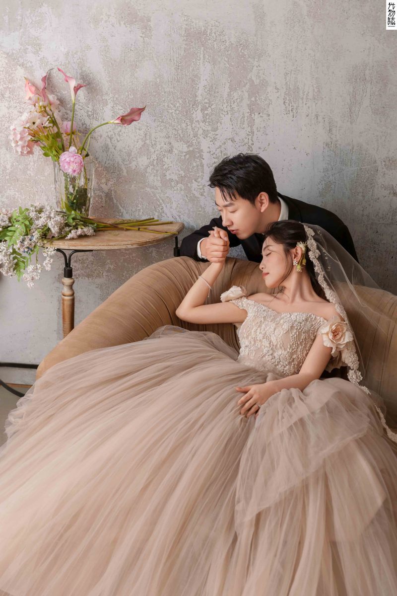美到想哭1551任先生女士极简棚拍婚纱照、极简棚拍、正林、眼睛就是测光仪，任何场地都能发挥成MVP、婚纱照