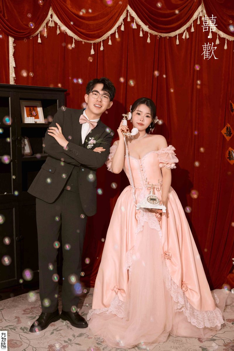 超级甜腻！李佳兴先生邓雪彤女士电影纪实婚纱照、怀旧复古、正林、眼睛就是测光仪，任何场地都能发挥成MVP、婚纱照
