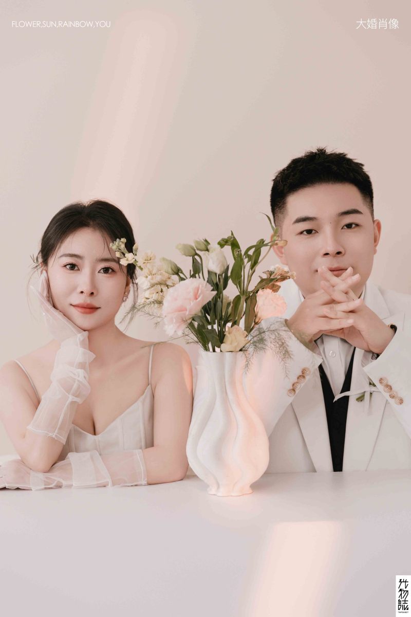 新鲜出炉:)丁嘉伟大先生冯杨女士极简棚拍婚纱照、极简棚拍、正林、眼睛就是测光仪，任何场地都能发挥成MVP、婚纱照