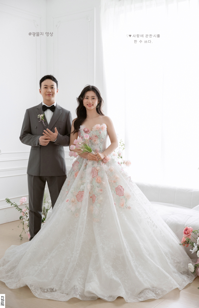 极致情绪！胡航天先生李鑫女士极简棚拍婚纱照、极简棚拍、木子、唠嗑型选手，构图多变、情绪拿捏，特写YYDS、婚纱照