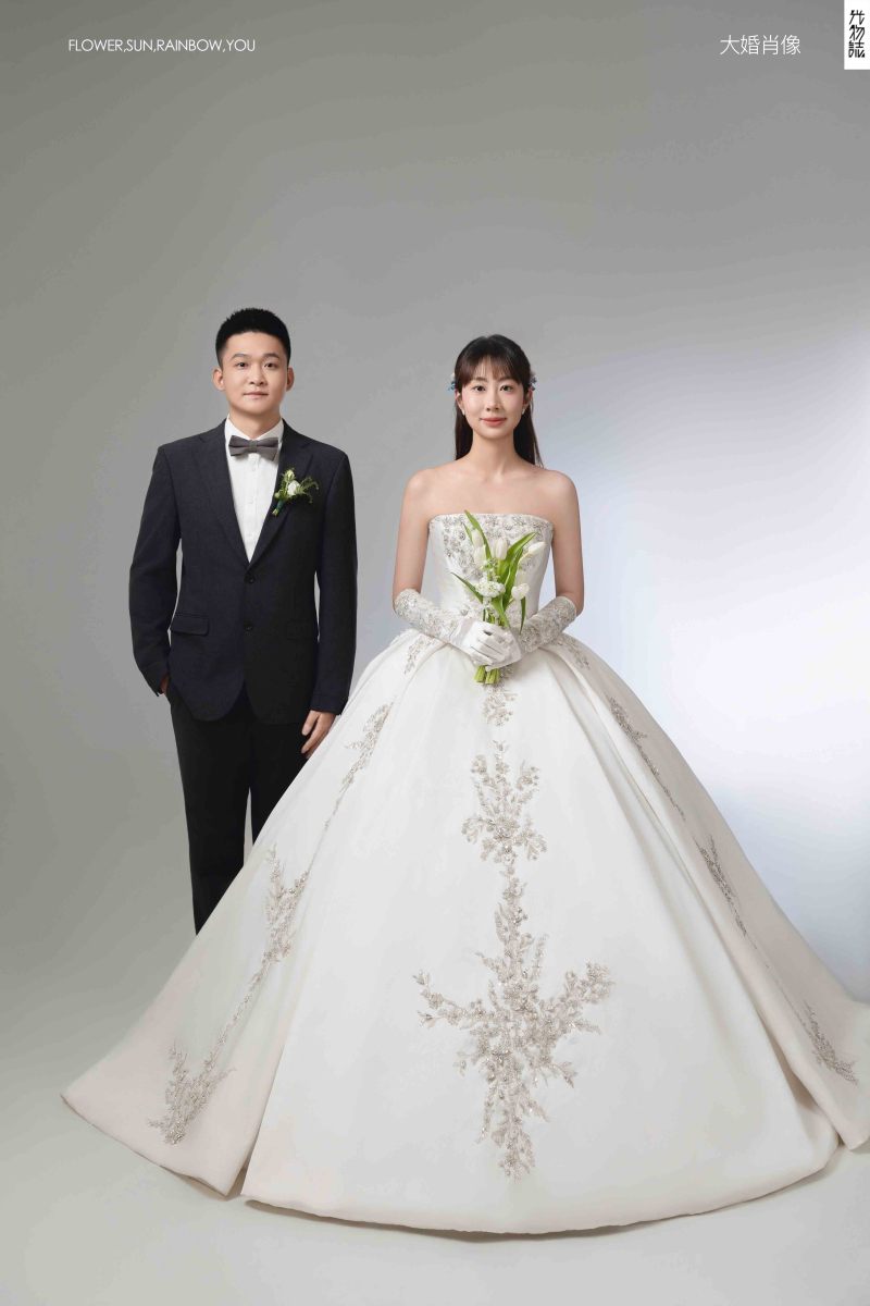 美到想哭1551苏鹏先生杨舒婷女士极简棚拍婚纱照、极简棚拍、正林、眼睛就是测光仪，任何场地都能发挥成MVP、婚纱照