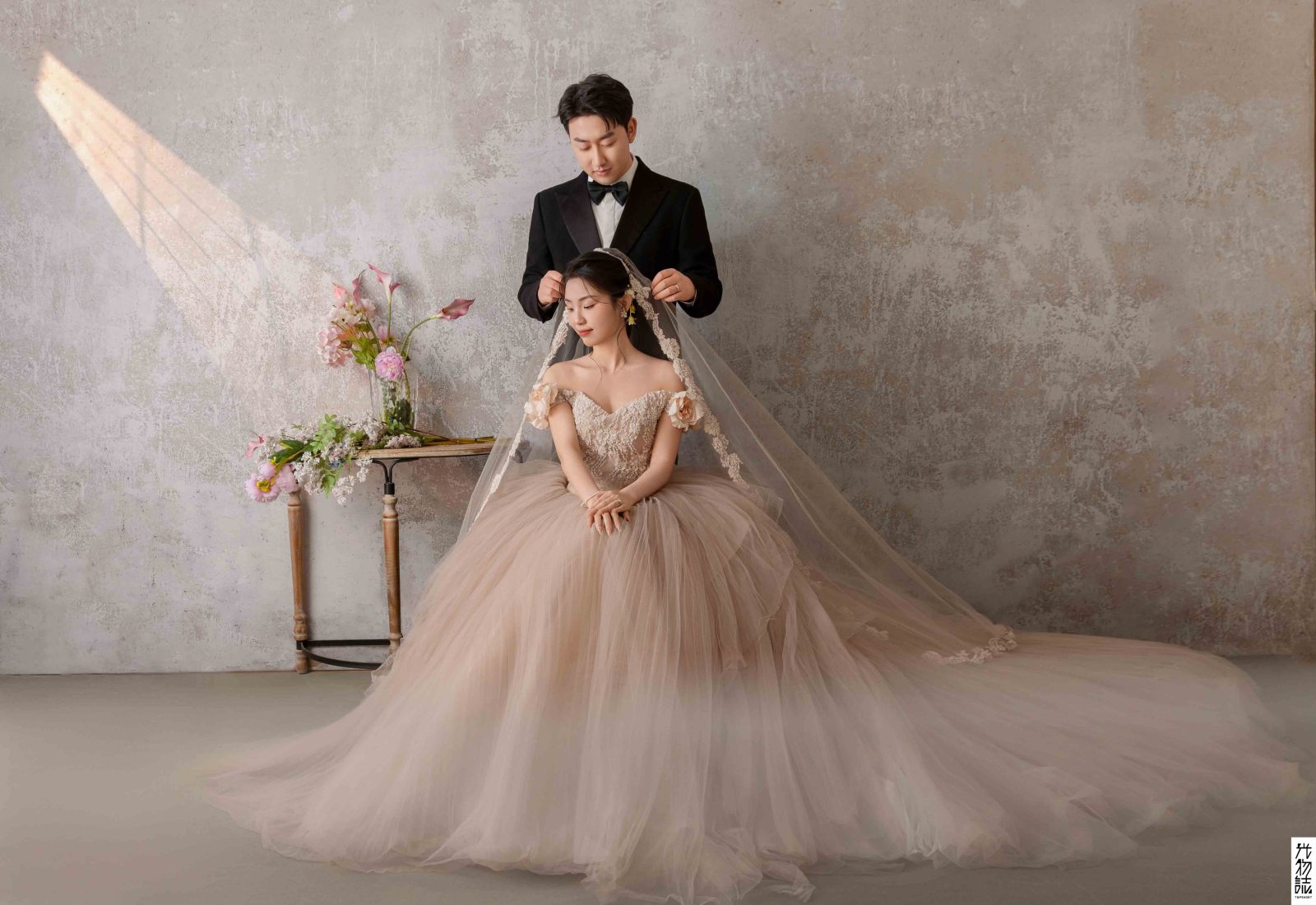 美到想哭1551任先生女士极简棚拍婚纱照、极简棚拍、正林、眼睛就是测光仪，任何场地都能发挥成MVP、婚纱照