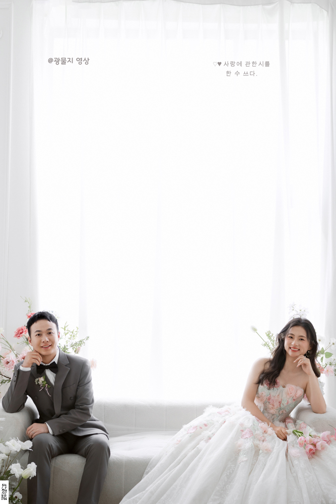 极致情绪！胡航天先生李鑫女士极简棚拍婚纱照、极简棚拍、木子、唠嗑型选手，构图多变、情绪拿捏，特写YYDS、婚纱照