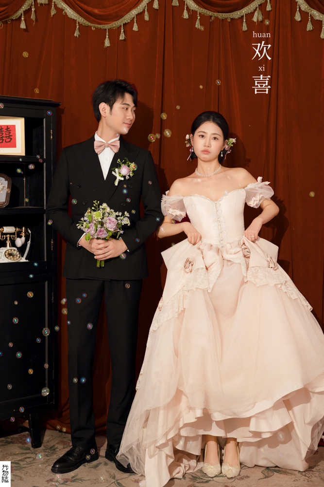 极致情绪！牛思远先生刘紫涵女士怀旧复古婚纱照、怀旧复古、木子、唠嗑型选手，构图多变、情绪拿捏，特写YYDS、婚纱照