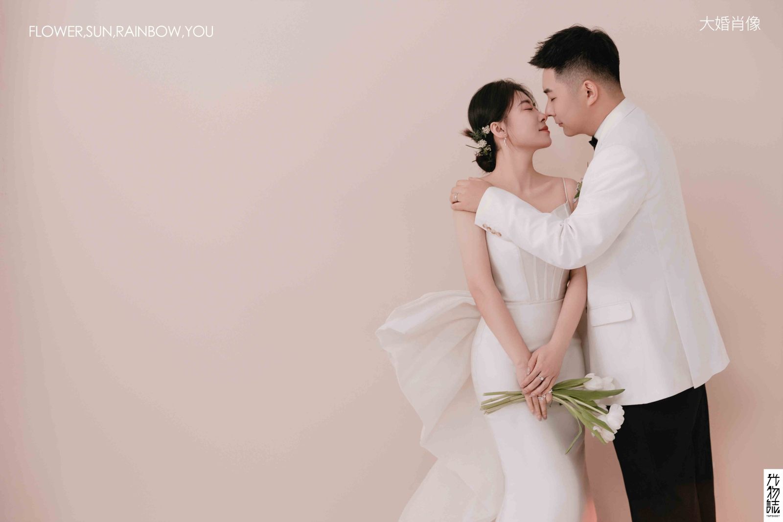 新鲜出炉:)丁嘉伟大先生冯杨女士极简棚拍婚纱照、极简棚拍、正林、眼睛就是测光仪，任何场地都能发挥成MVP、婚纱照