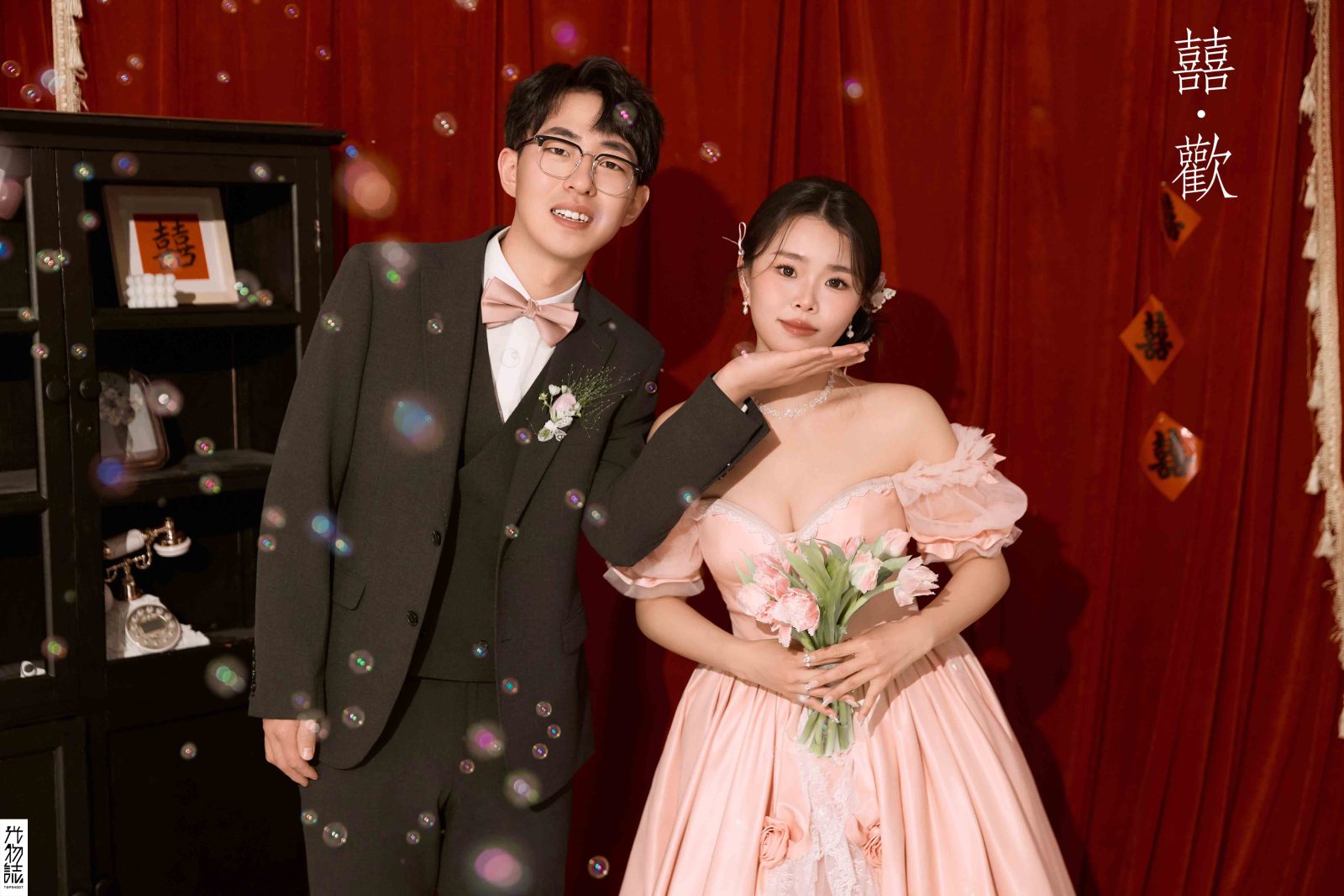 超级甜腻！李佳兴先生邓雪彤女士电影纪实婚纱照、怀旧复古、正林、眼睛就是测光仪，任何场地都能发挥成MVP、婚纱照
