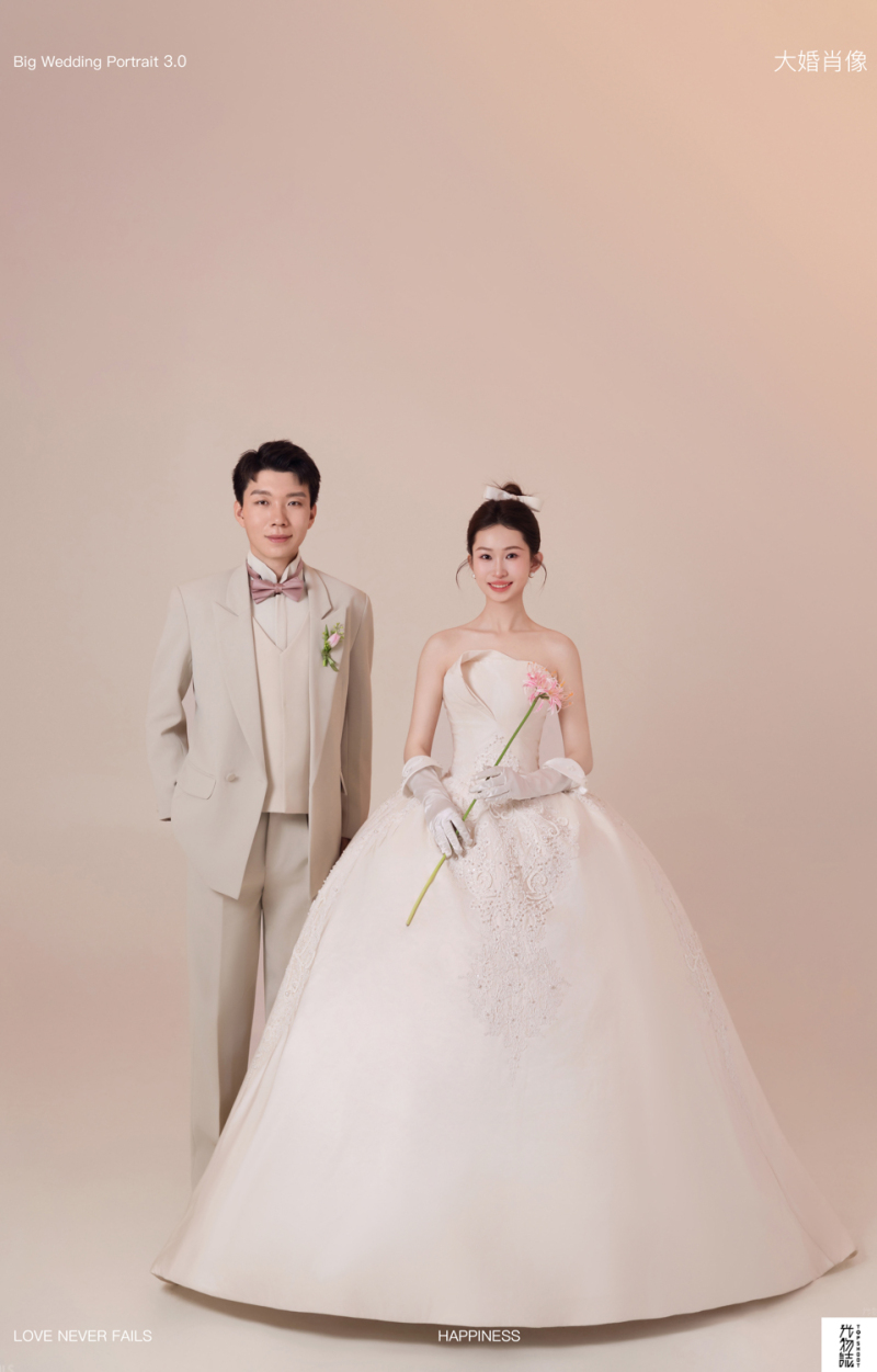 太太太太可了~~！李先生李女士极简棚拍婚纱照、极简棚拍、艾辰、偷偷练过读心术，精准预判每一个想法，细腻到心里、婚纱照