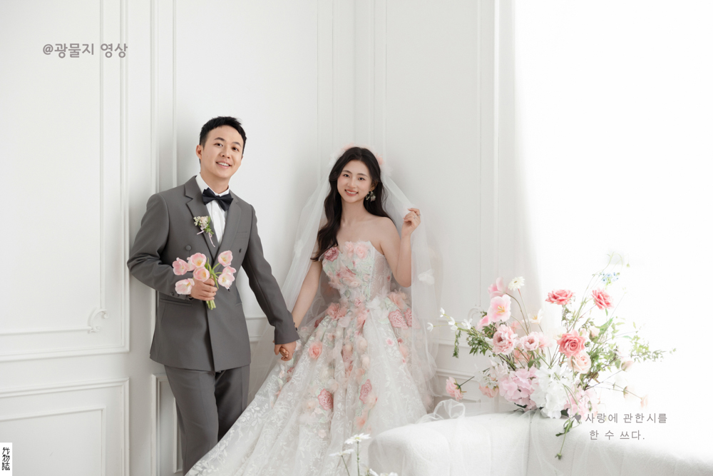极致情绪！胡航天先生李鑫女士极简棚拍婚纱照、极简棚拍、木子、唠嗑型选手，构图多变、情绪拿捏，特写YYDS、婚纱照