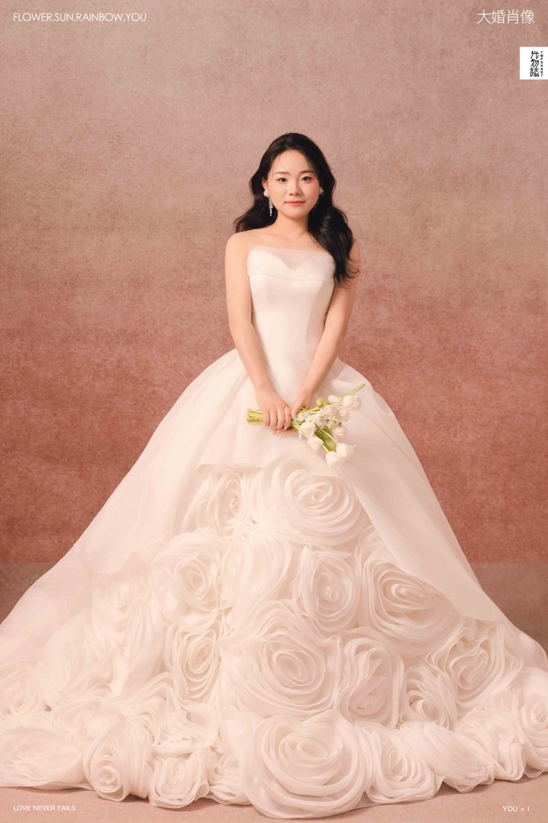 于淏帆先生秦聪聪女士婚纱照、极简棚拍、韩松、行走的放大镜，现场细节，姿态指导的掌控者、婚纱照