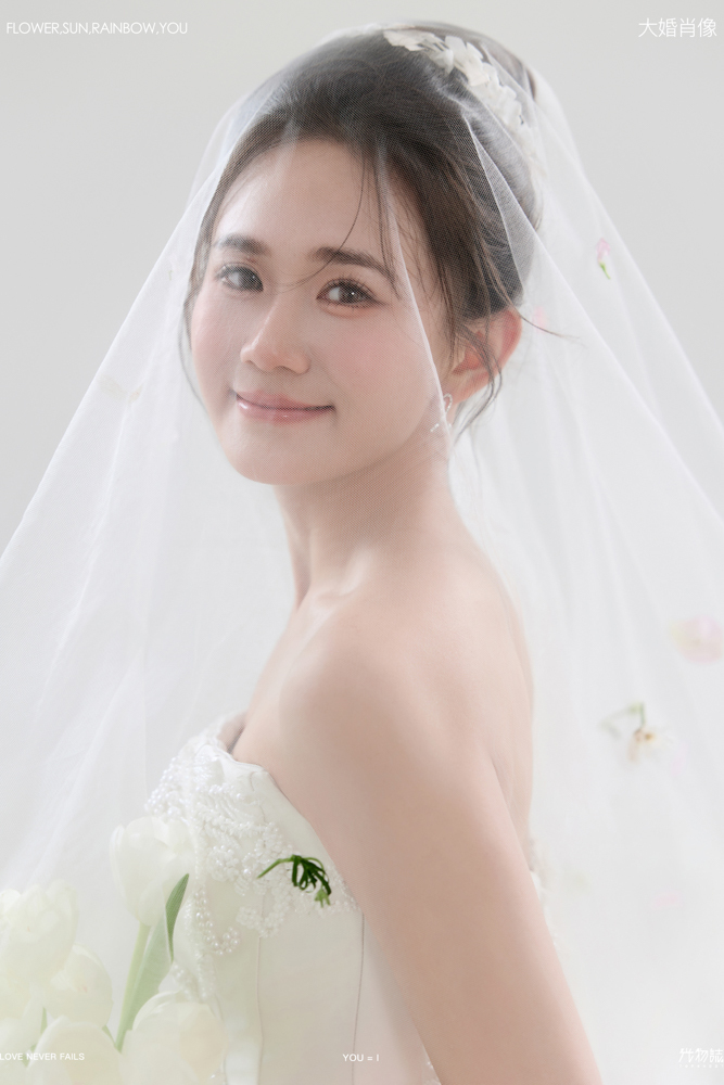幸福感爆棚惠旌原先生杨祎女士极简棚拍婚纱照、极简棚拍、木子、唠嗑型选手，构图多变、情绪拿捏，特写YYDS、婚纱照