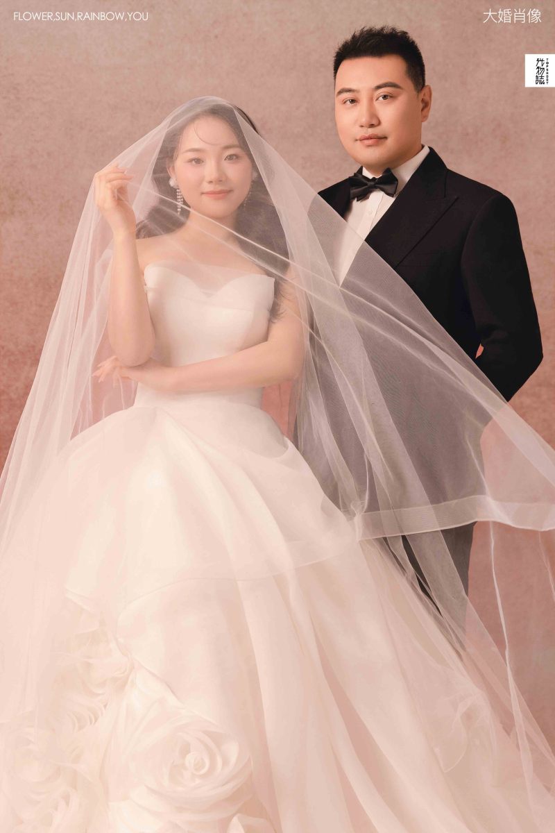 于淏帆先生秦聪聪女士婚纱照、极简棚拍、韩松、行走的放大镜，现场细节，姿态指导的掌控者、婚纱照