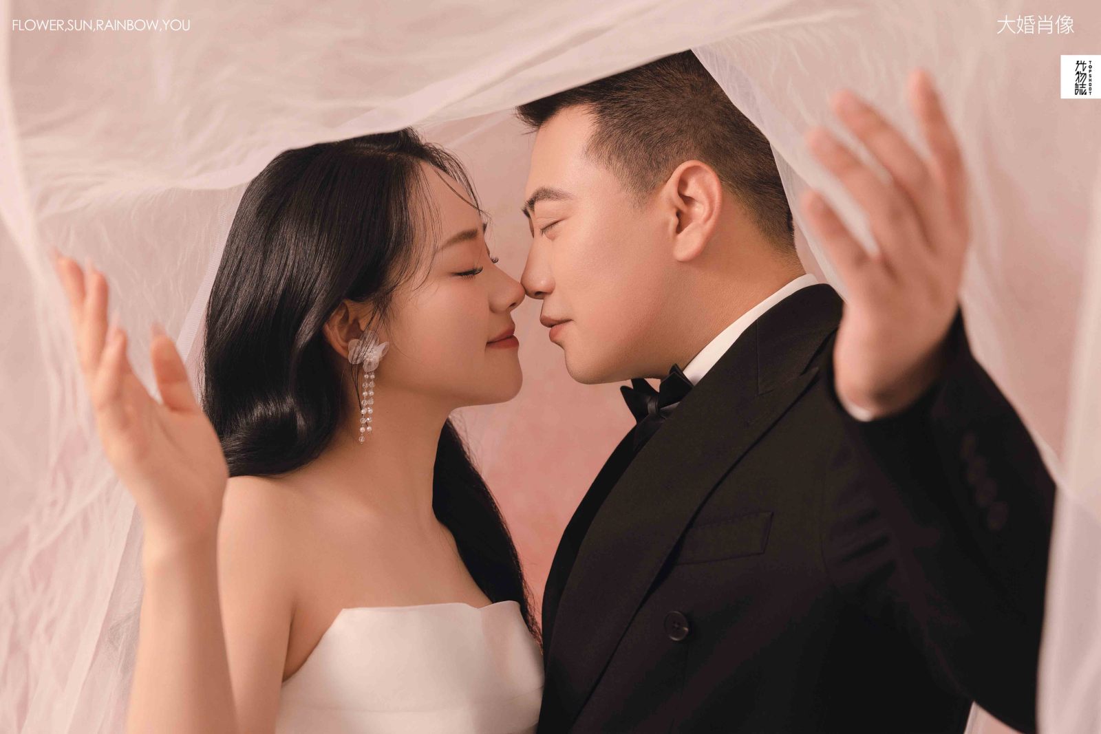 于淏帆先生秦聪聪女士婚纱照、极简棚拍、韩松、行走的放大镜，现场细节，姿态指导的掌控者、婚纱照