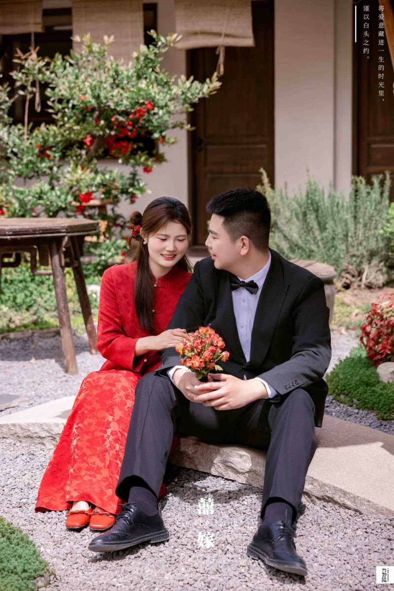 宝藏情侣~胡先生杨女士物誌生活婚纱照、物誌生活、白玛、怀疑是不是修导演系，拍照像电影一样的构图和质感、婚纱照
