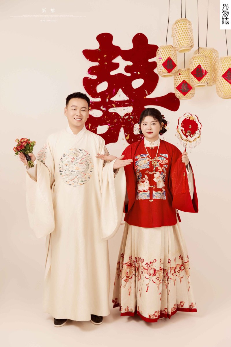 炒鸡甜~张先生喻女士中式传承婚纱照、中式传承、于志尧、光影掌控者、情绪的记录者。唠一唠，欢乐的一天 美美的照片。、婚纱照