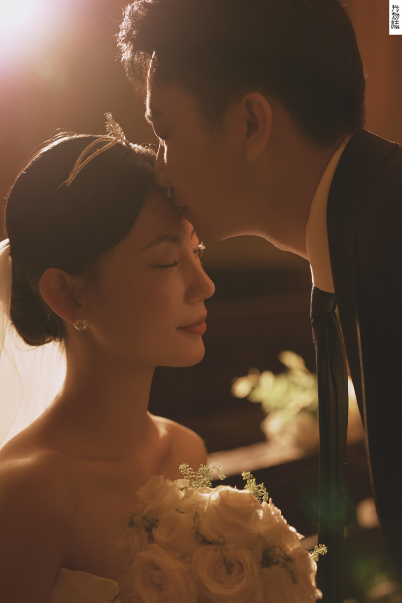 太太太太可了~~！马先生米女士极简棚拍婚纱照、极简棚拍、艾辰、偷偷练过读心术，精准预判每一个想法，细腻到心里、婚纱照