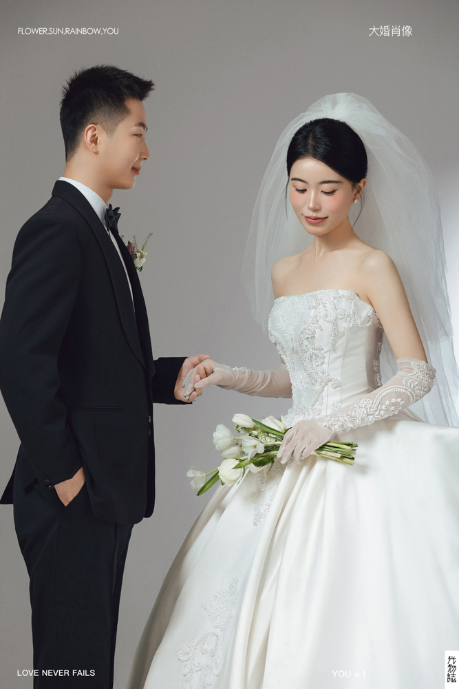 蒋艺豪先生贾若山女士极简棚拍婚纱照、极简棚拍、木子、唠嗑型选手，构图多变、情绪拿捏，特写YYDS、婚纱照