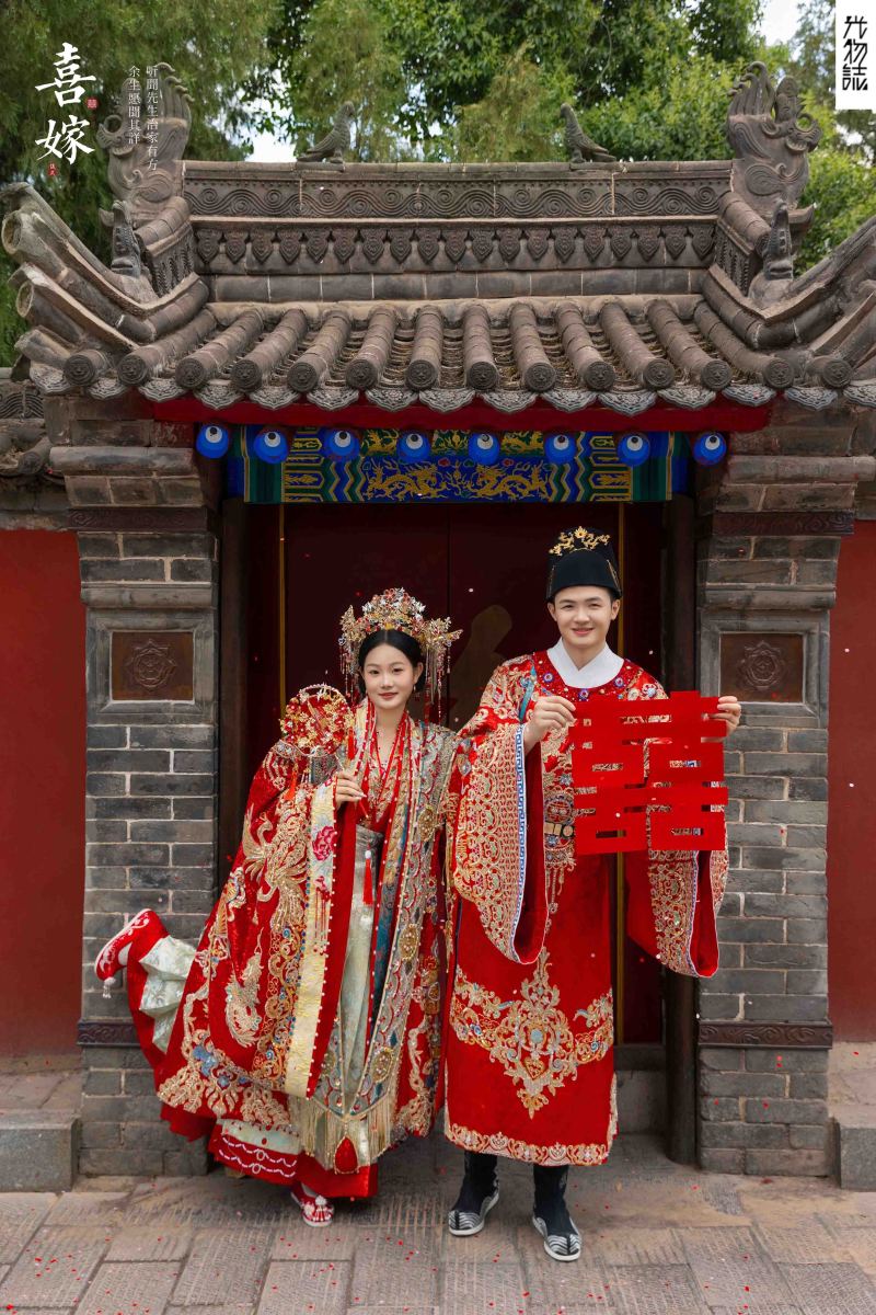 太太太太可了~~！蒋先生唐女士中式传承婚纱照、中式传承、于志尧、光影掌控者、情绪的记录者。唠一唠，欢乐的一天 美美的照片。、婚纱照