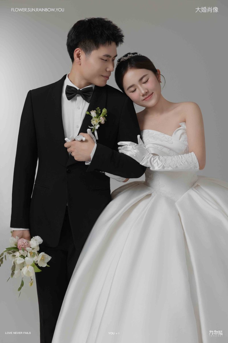 美到心里~张先生耿女士极简棚拍婚纱照、极简棚拍、正林、眼睛就是测光仪，任何场地都能发挥成MVP、婚纱照
