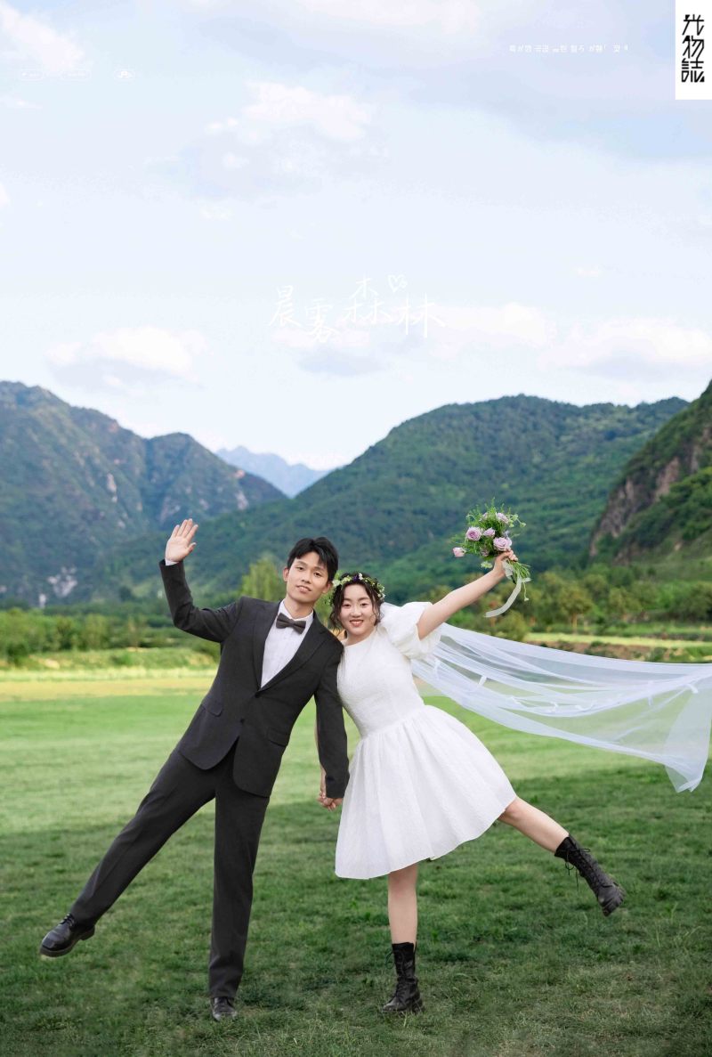 撒狗粮啦~刘先生霍女士氛围森系婚纱照、氛围森系、韩松、行走的放大镜，现场细节，姿态指导的掌控者、婚纱照