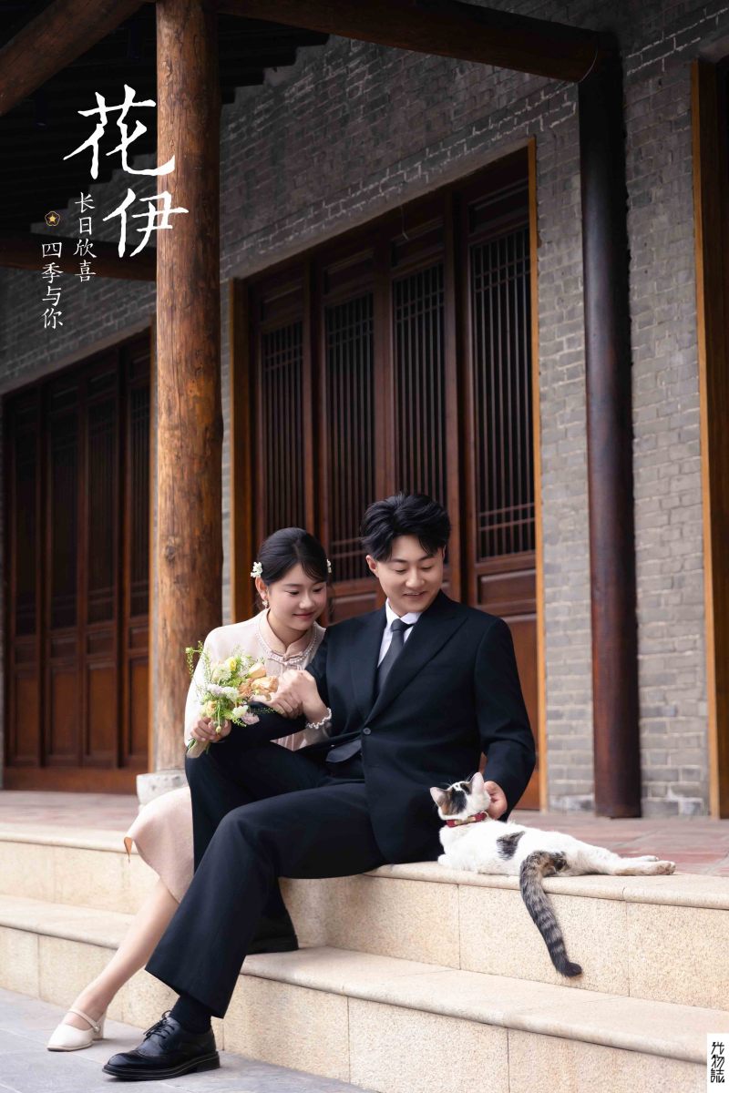 新鲜出炉:)钟超先生穆雅萍女士怀旧复古婚纱照、极简棚拍、韩松、行走的放大镜，现场细节，姿态指导的掌控者、婚纱照