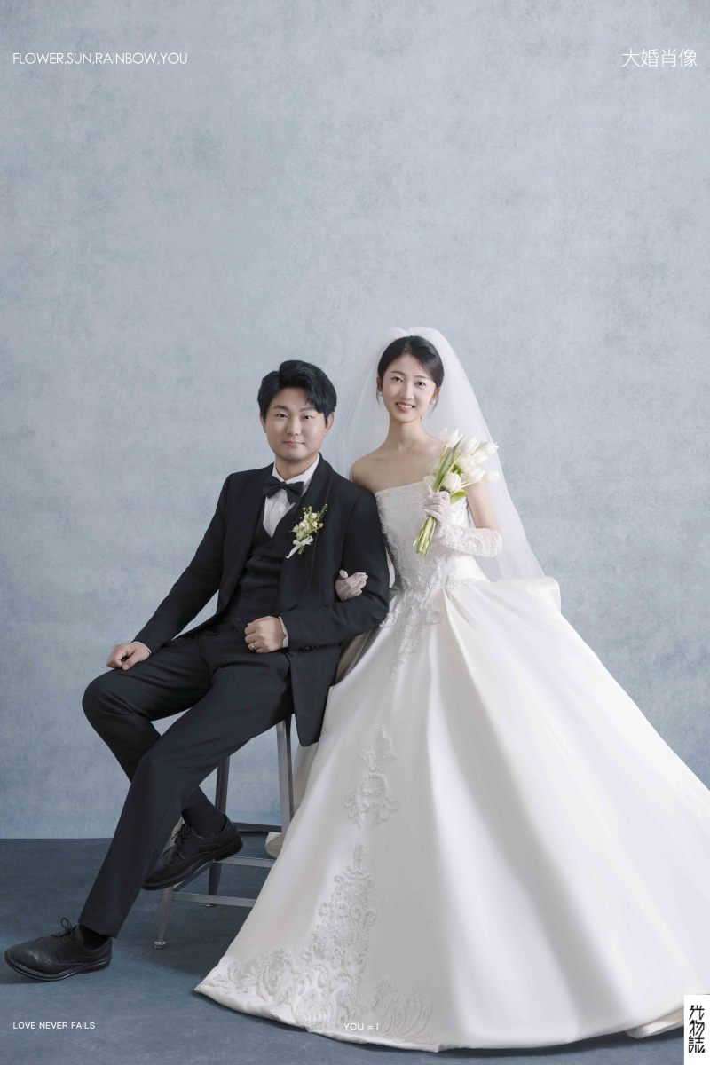 幸福感爆棚卜先生谢女士极简棚拍婚纱照、极简棚拍、正林、眼睛就是测光仪，任何场地都能发挥成MVP、婚纱照