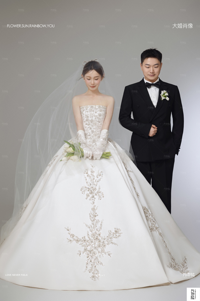 美到心里~雷宇清先生黎丹阳女士极简棚拍婚纱照、极简棚拍、木子、唠嗑型选手，构图多变、情绪拿捏，特写YYDS、婚纱照