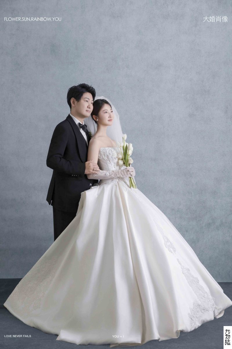 幸福感爆棚卜先生谢女士极简棚拍婚纱照、极简棚拍、正林、眼睛就是测光仪，任何场地都能发挥成MVP、婚纱照