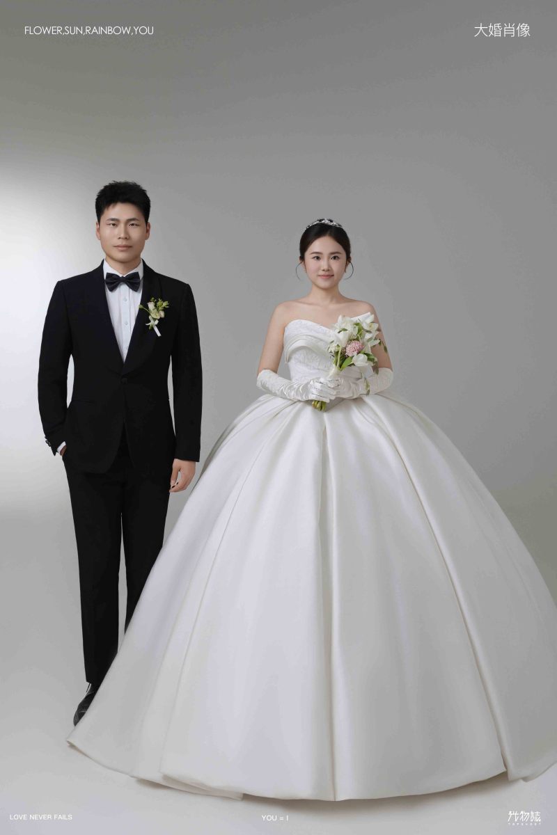 美到心里~张先生耿女士极简棚拍婚纱照、极简棚拍、正林、眼睛就是测光仪，任何场地都能发挥成MVP、婚纱照