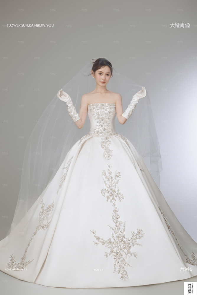 美到心里~雷宇清先生黎丹阳女士极简棚拍婚纱照、极简棚拍、木子、唠嗑型选手，构图多变、情绪拿捏，特写YYDS、婚纱照