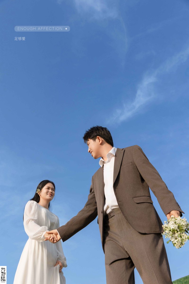 美到想哭1551黎先生况女士氛围森系婚纱照、氛围森系、于志尧、光影掌控者、情绪的记录者。唠一唠，欢乐的一天 美美的照片。、婚纱照