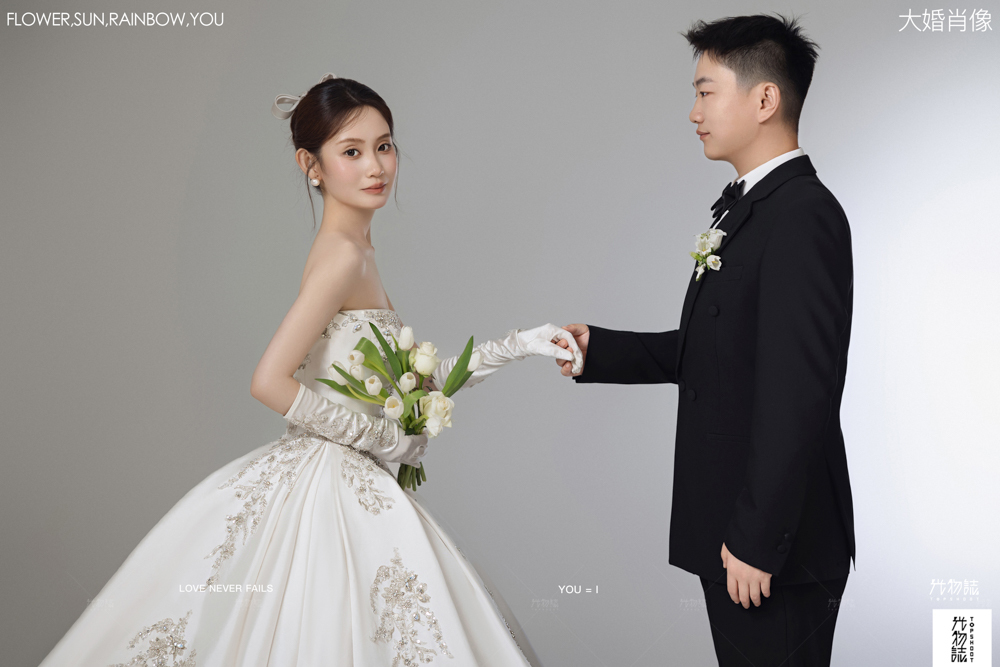 美到心里~雷宇清先生黎丹阳女士极简棚拍婚纱照、极简棚拍、木子、唠嗑型选手，构图多变、情绪拿捏，特写YYDS、婚纱照
