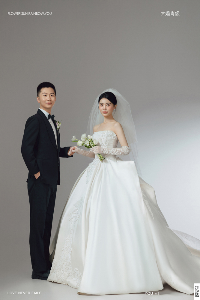 蒋艺豪先生贾若山女士极简棚拍婚纱照、极简棚拍、木子、唠嗑型选手，构图多变、情绪拿捏，特写YYDS、婚纱照