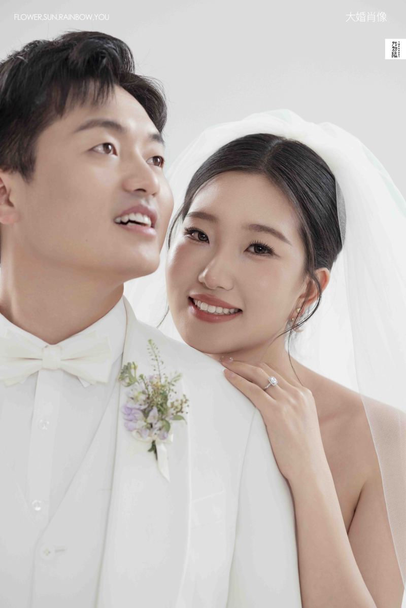 美到心里~陈女士极简棚拍婚纱照、极简棚拍、徐才皓、好像在听单口相声，开心到直不起腰，幸福感MAX、婚纱照
