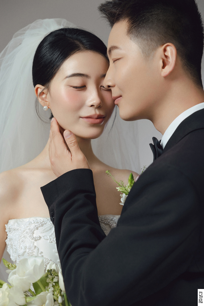 蒋艺豪先生贾若山女士极简棚拍婚纱照、极简棚拍、木子、唠嗑型选手，构图多变、情绪拿捏，特写YYDS、婚纱照