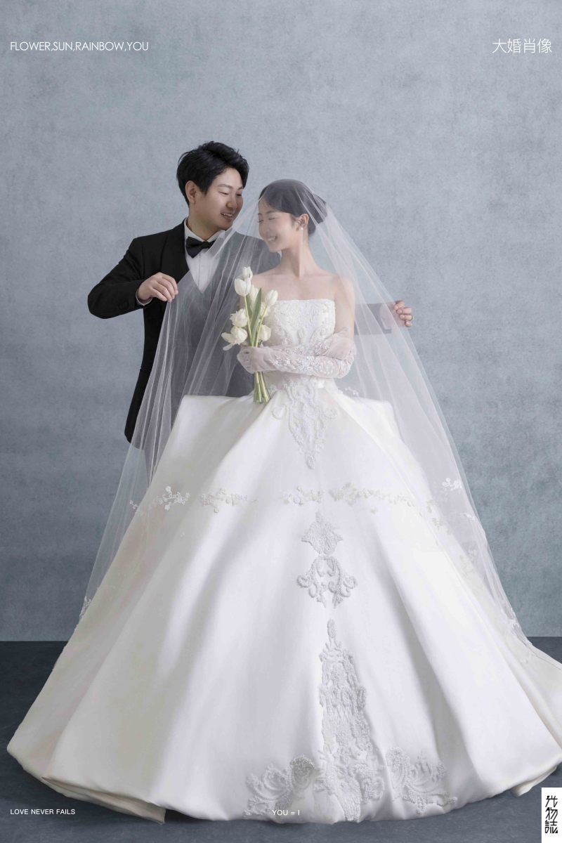 幸福感爆棚卜先生谢女士极简棚拍婚纱照、极简棚拍、正林、眼睛就是测光仪，任何场地都能发挥成MVP、婚纱照