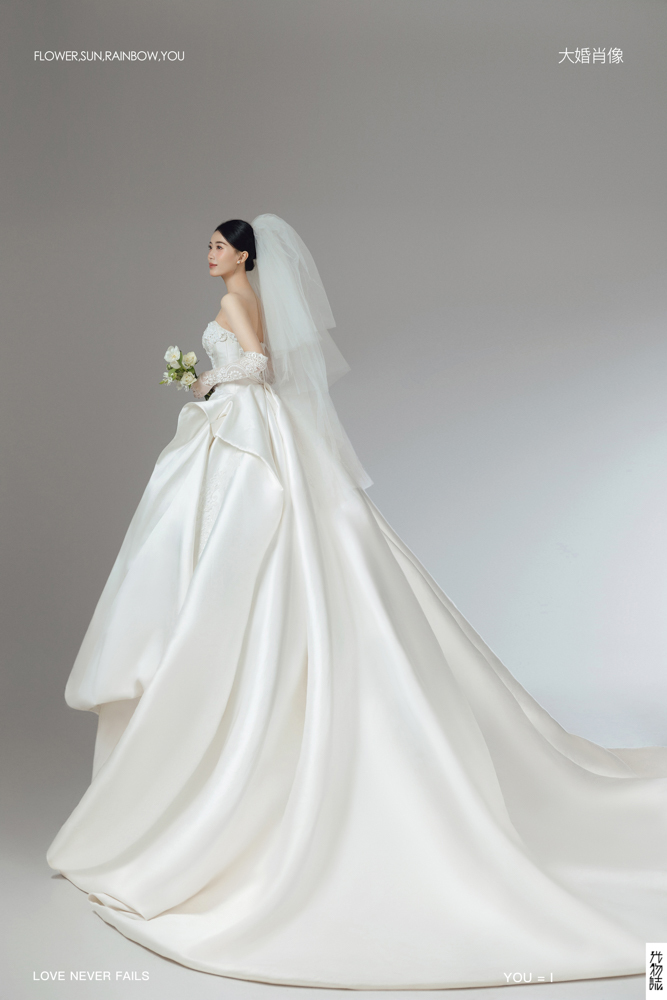 蒋艺豪先生贾若山女士极简棚拍婚纱照、极简棚拍、木子、唠嗑型选手，构图多变、情绪拿捏，特写YYDS、婚纱照