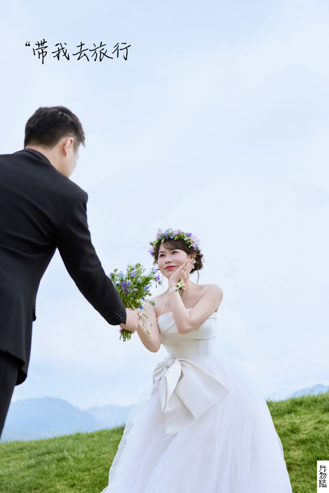 幸福感爆棚马女士氛围森系婚纱照、氛围森系、木子、唠嗑型选手，构图多变、情绪拿捏，特写YYDS、婚纱照