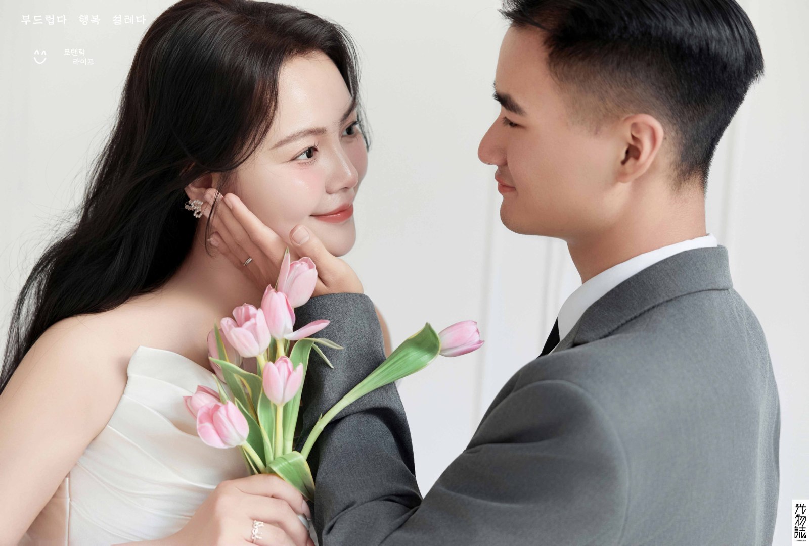 李先生绍女士极简棚拍婚纱照、极简棚拍、毛磊、谁说拍照不能freestyle，创作灵感像吃了炫迈停不下来、婚纱照