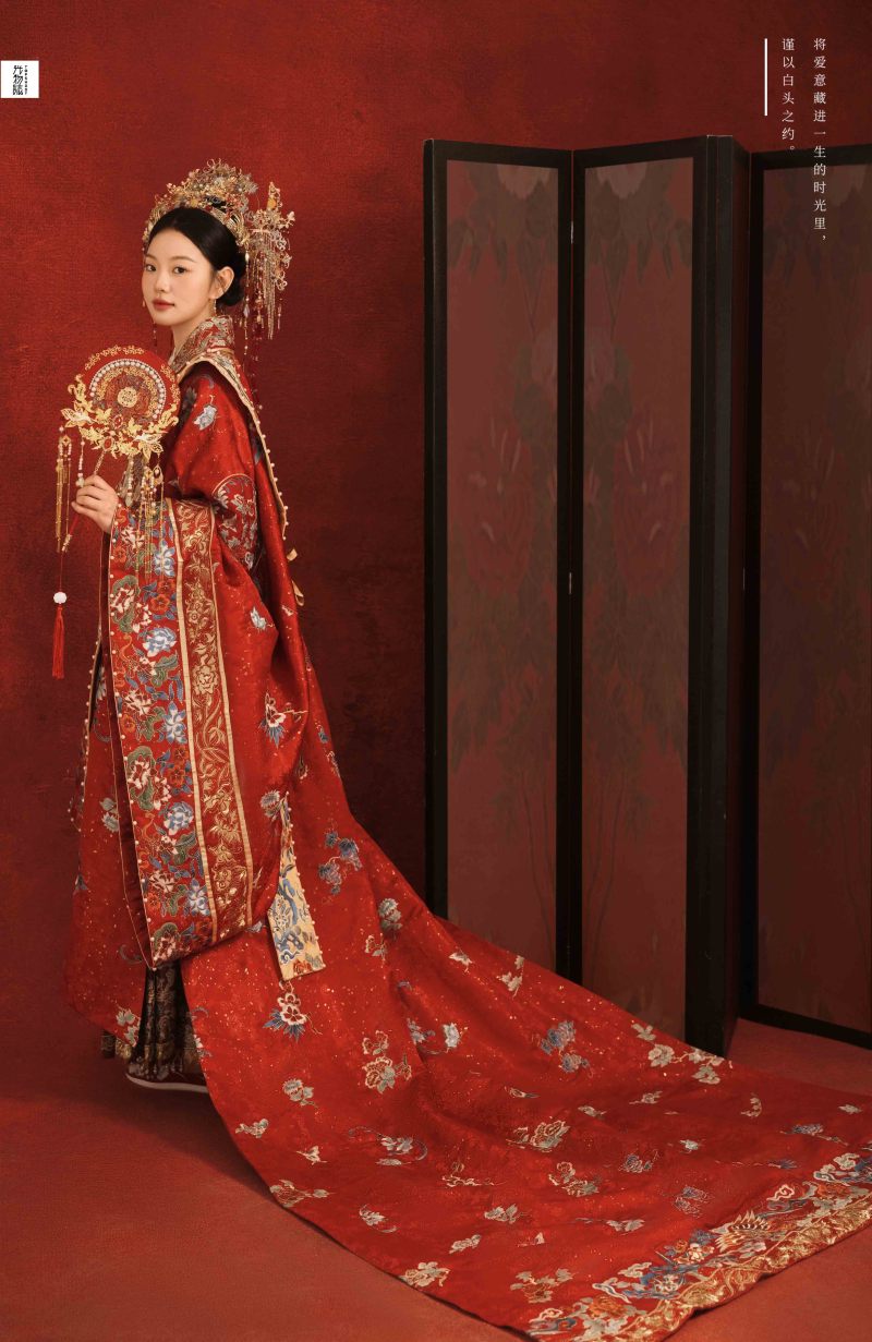 爱情电影。杨先生牛女士中式传承婚纱照、中式传承、白玛、怀疑是不是修导演系，拍照像电影一样的构图和质感、婚纱照