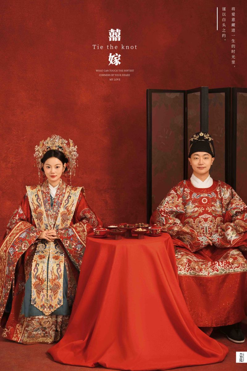 爱情电影。杨先生牛女士中式传承婚纱照、中式传承、白玛、怀疑是不是修导演系，拍照像电影一样的构图和质感、婚纱照