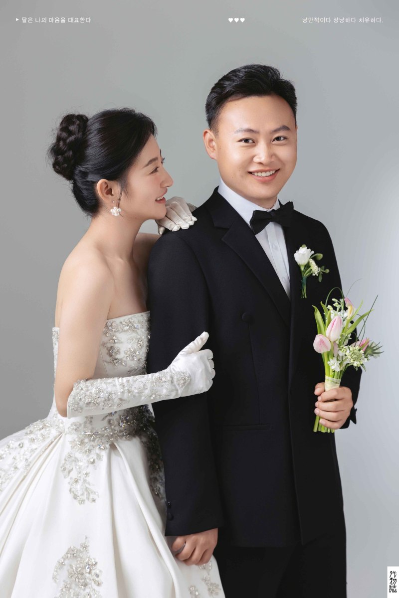幸福感爆棚李先生李女士极简棚拍婚纱照、极简棚拍、于志尧、光影掌控者、情绪的记录者。唠一唠，欢乐的一天 美美的照片。、婚纱照