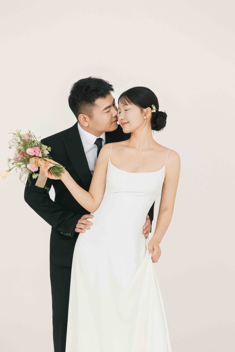 新鲜出炉:)李先生徐女士极简棚拍婚纱照、极简棚拍、正林、眼睛就是测光仪，任何场地都能发挥成MVP、婚纱照