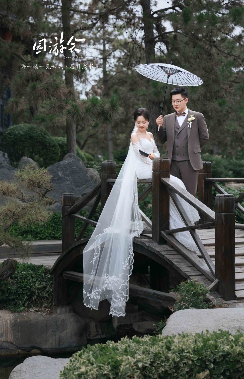 太太太太可了~~！董浩南先生张贵玲女士怀旧复古婚纱照、怀旧复古、韩松、行走的放大镜，现场细节，姿态指导的掌控者、婚纱照