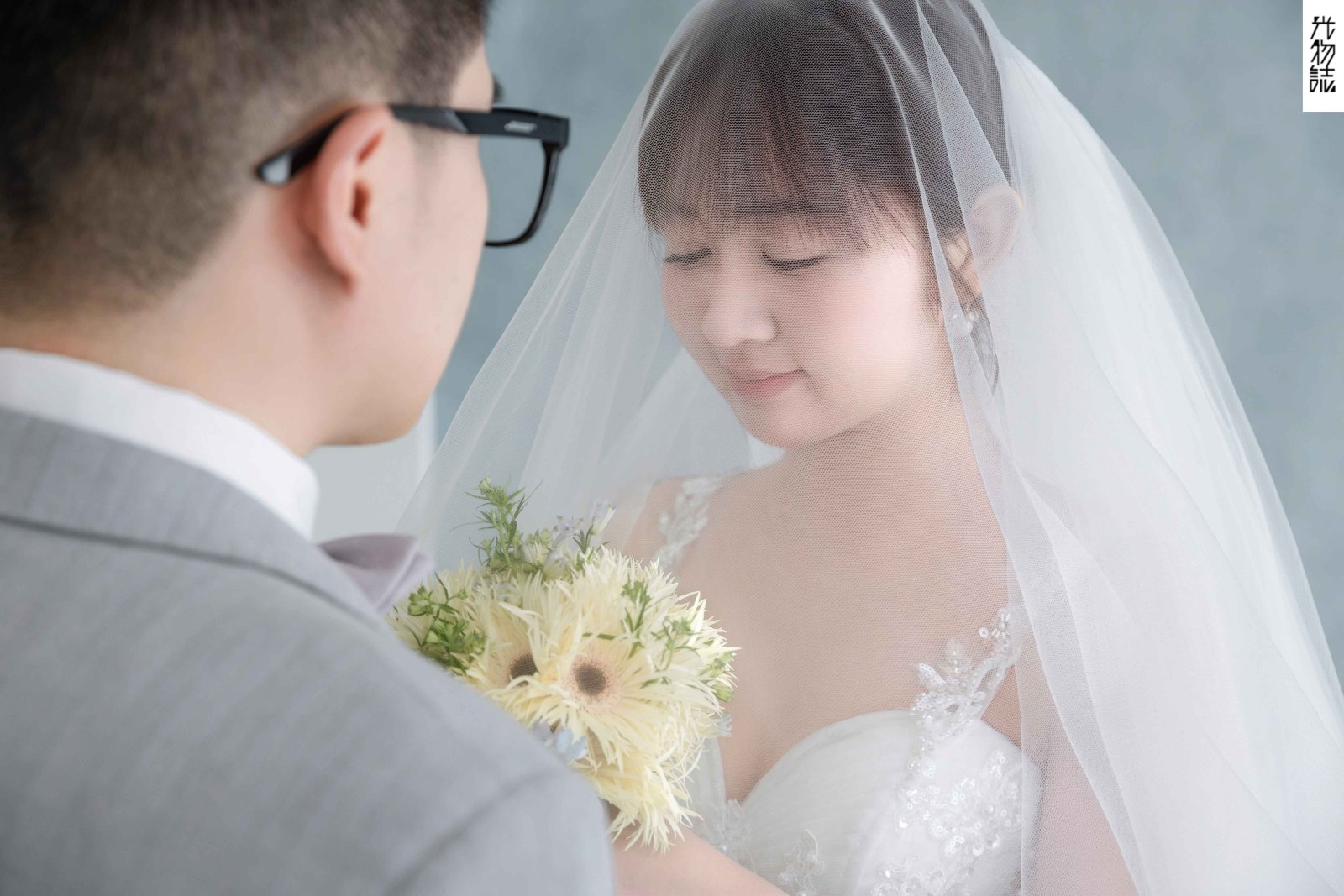 超级甜腻！王先生姜女士极简棚拍婚纱照、极简棚拍、于志尧、光影掌控者、情绪的记录者。唠一唠，欢乐的一天 美美的照片。、婚纱照